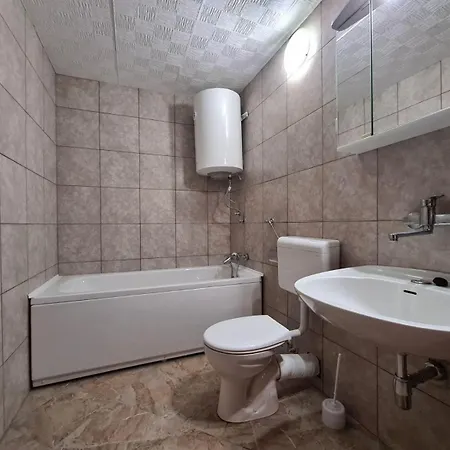 Fuer 6 Personen Ca 90 Qm In Krnica, Istrien Bucht Von Rasa Ferienhaus *
